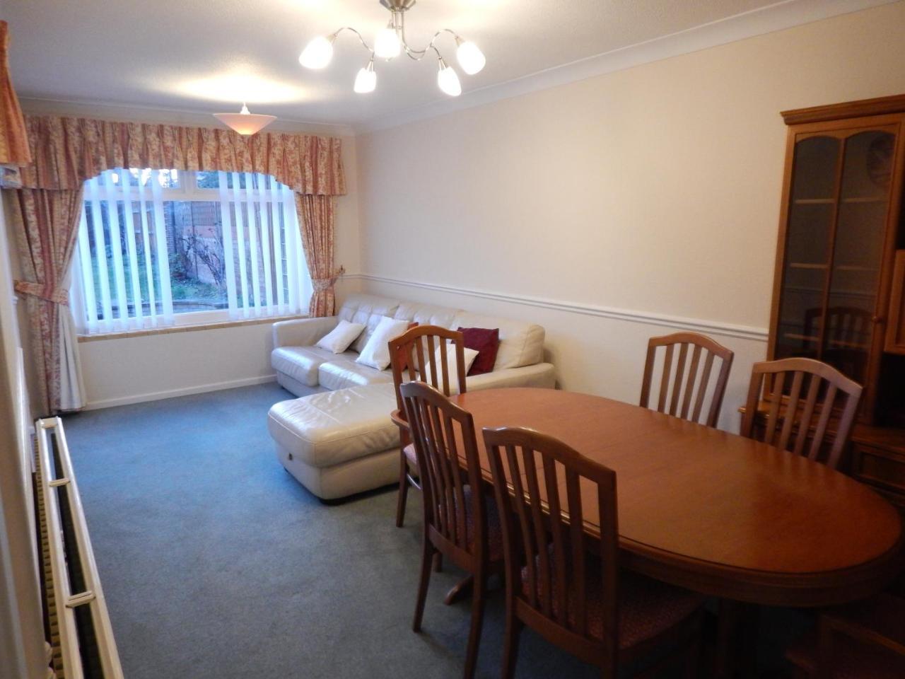 Spacious 3 Bdr House With Parking-Families-Corporate Groups By Orbitat Accommodations Cambridge  Bagian luar foto